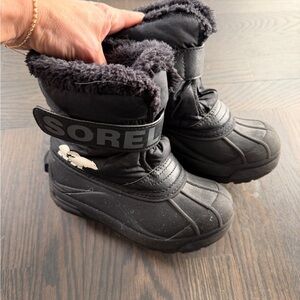 Sorel Black Insulated kids Snow Boots size 12